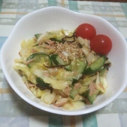 塩昆布とごま油が、野菜を美味しくしてくれますね。簡単に出来るのも◎です。